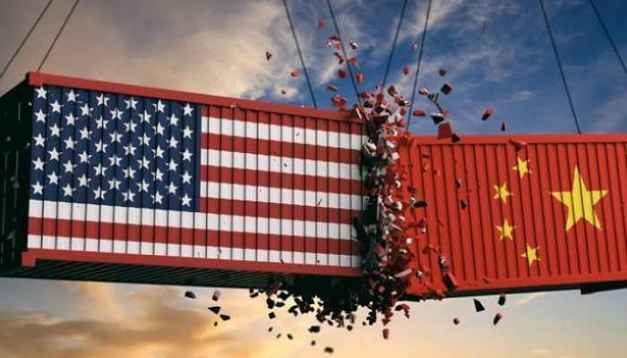 يضيف بيكلي أنه في السنوات المقبلة، ستستعر الحروب التجارية والتكنولوجية بين الصين والولايات المتحدة
